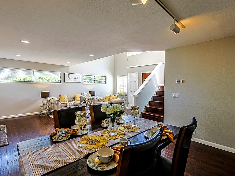 1207 Smith Ave — Photo 6