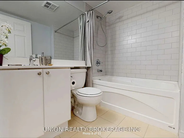 230 King St E #1703 — Photo 9