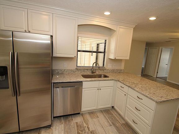 4th image of 1381 Ashboro Cir SE