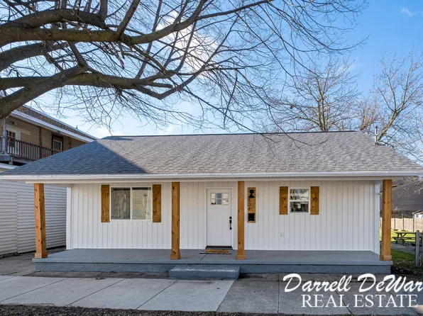 804 Chatham St NW, Grand Rapids, MI 49504