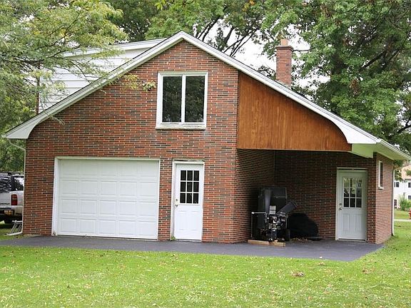 4th image of 1885 Palister Ave