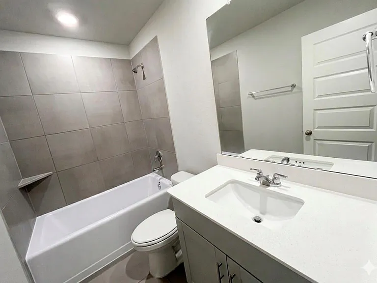 5535 Madden Ln — Photo 5