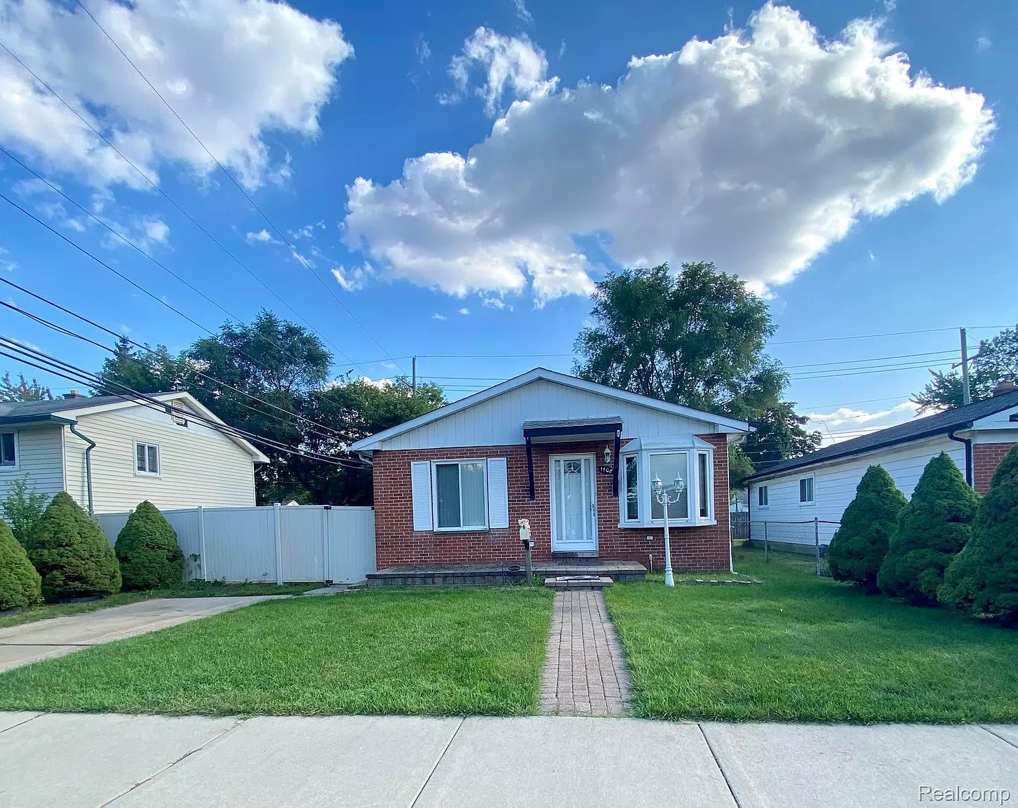 1108 E Harwood Ave photo 1