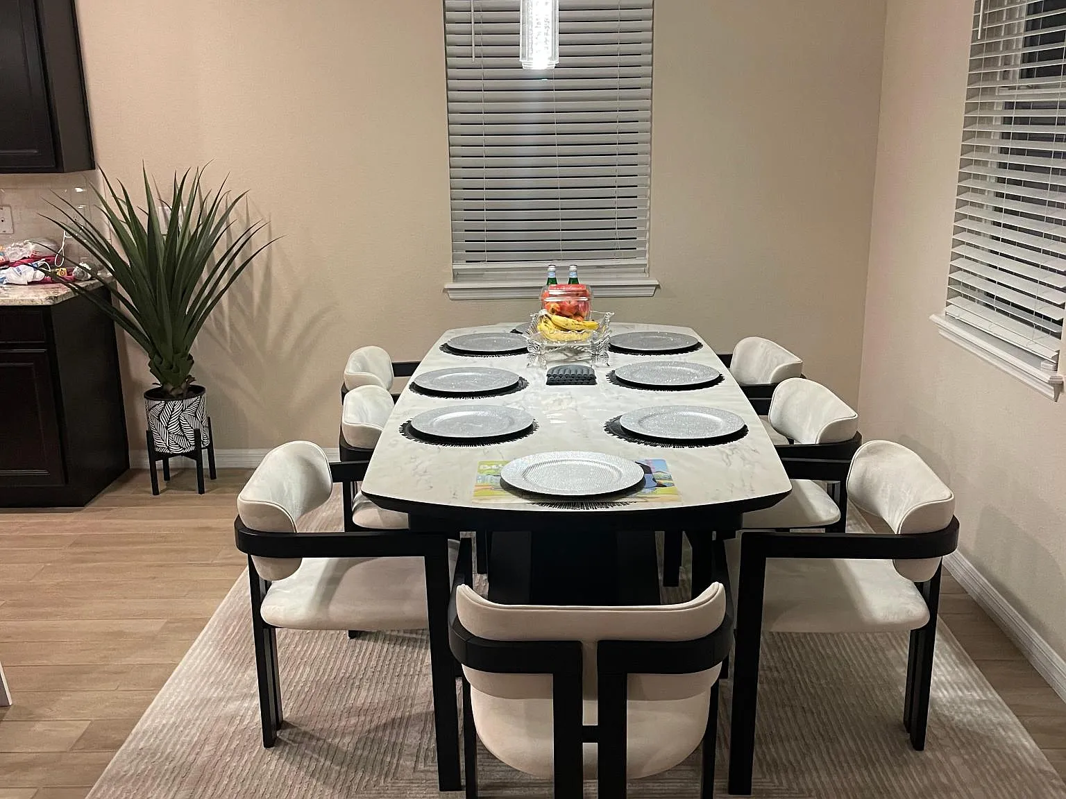 3 bed, 2.5 bath, 2035 sqft, $4,200 — Photo 4