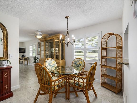 4th image of 35 Vista Ct #101