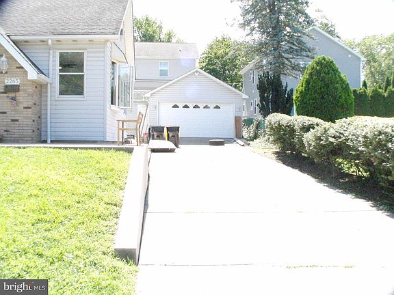 5th image of 2265 Ogden Ave