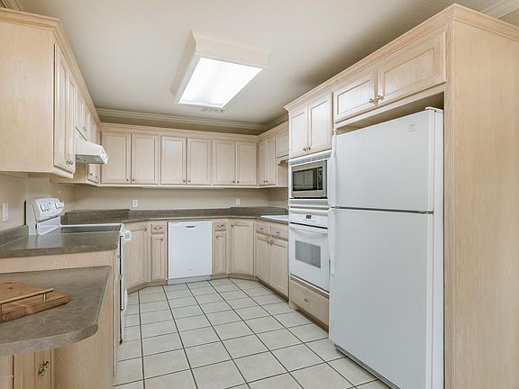 5th image of 5602 Spencer St