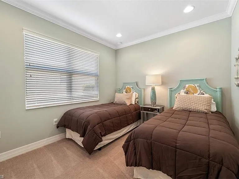 6670 Marbella Ln — Photo 17