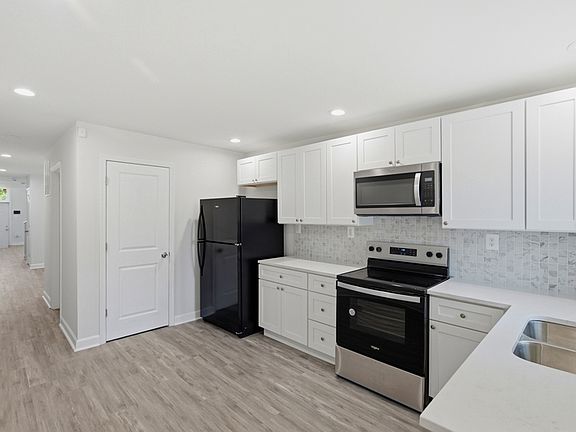 5th image of 719 E 20th St
