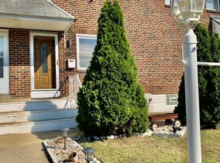 5827 Oakland St, Philadelphia, PA 19149