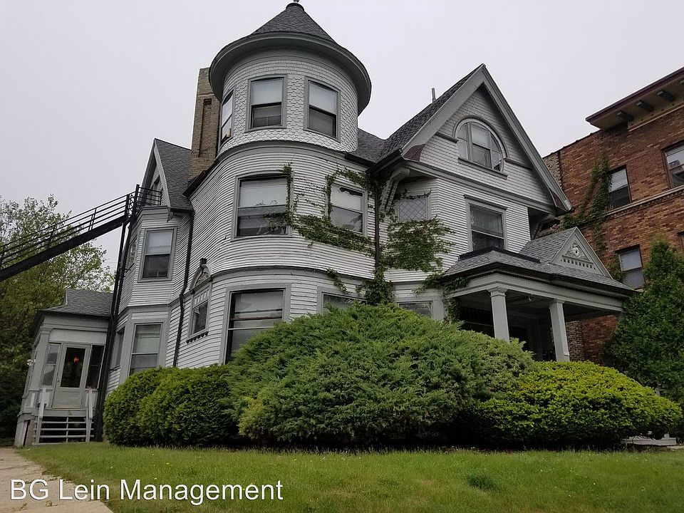 1st image of 2531 N Farwell Ave APT 02
