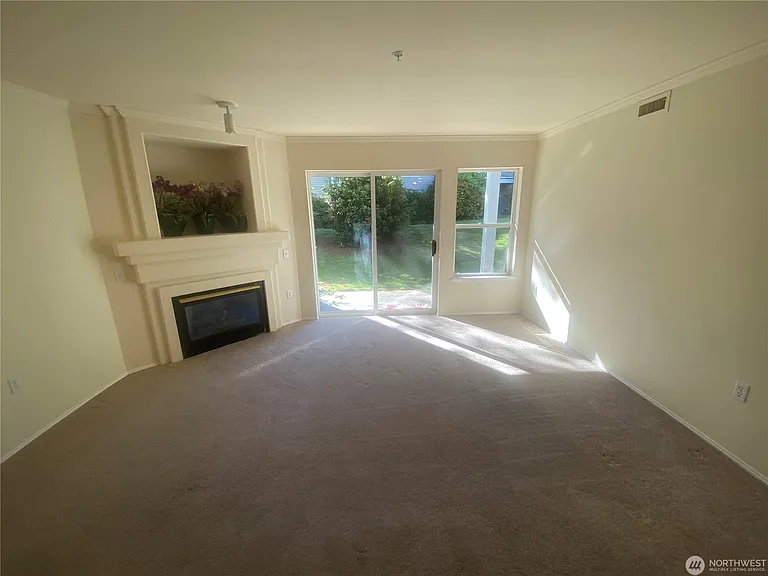 25235 SE Klahanie Blvd #J102 — Photo 2