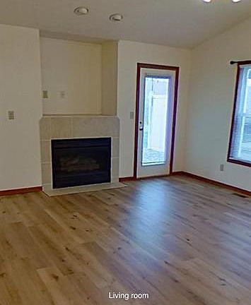 2nd image of 3915 Ledyard St