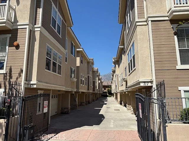 Building Photo - 721 Arcadia Ave #B
