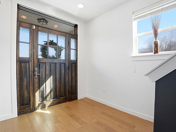 3rd image of 2809 NE 100th St