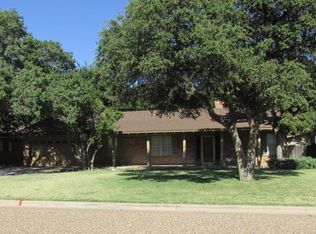 1102 Itasca St, Plainview, TX 79072