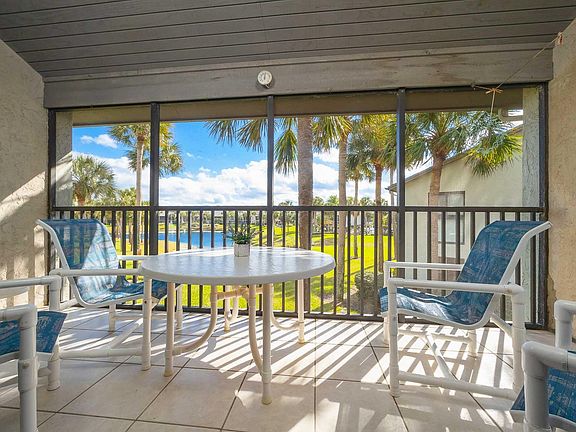 3rd image of 98 Village Del Lago Cir