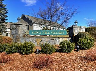 18 Cider Mill Ln, Trumbull, CT 06611