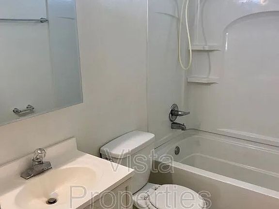 3655 Kahlert Avenue | Bathroom