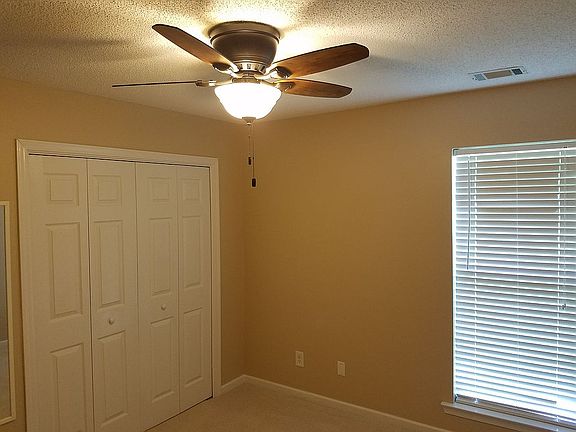 5th image of 106 Sunrise Ln