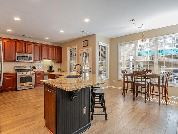 3rd image of 3431 Blaisdell Rd