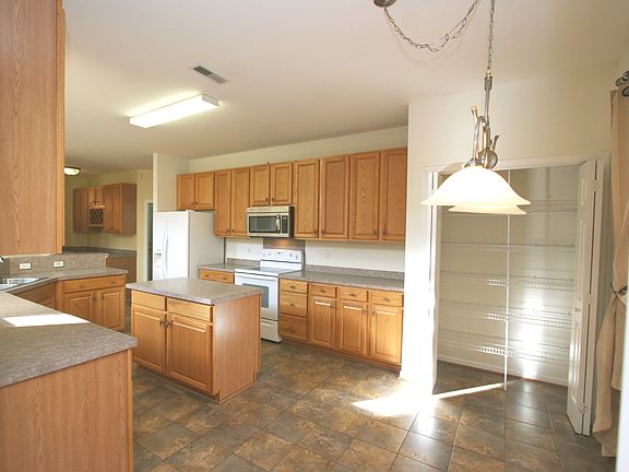 3rd image of 4809 Law Blvd