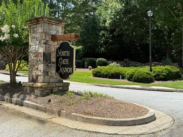 4609 Manor Dr, Gainesville, GA 30506