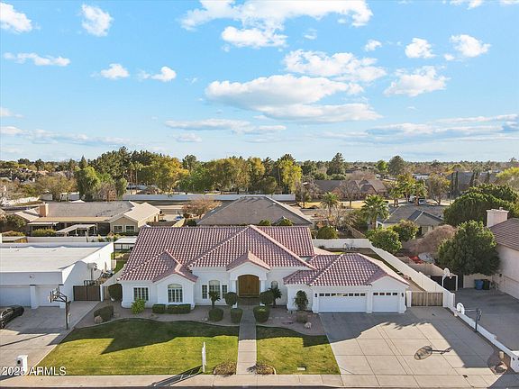 3rd image of 1743 E MENLO Street