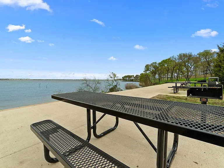 Reveal on the Lake — Photo 47