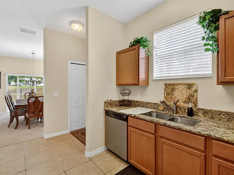 1323 Priory Cir — Photo 20