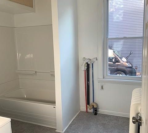 4th image of 111 Breslin Ave APT 1
