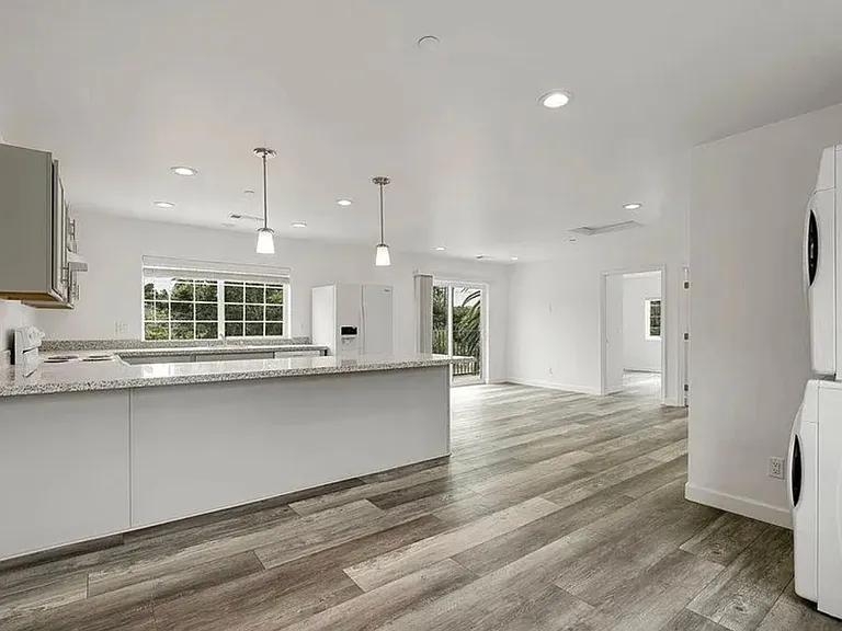 550 Hathaway Ave — Photo 11