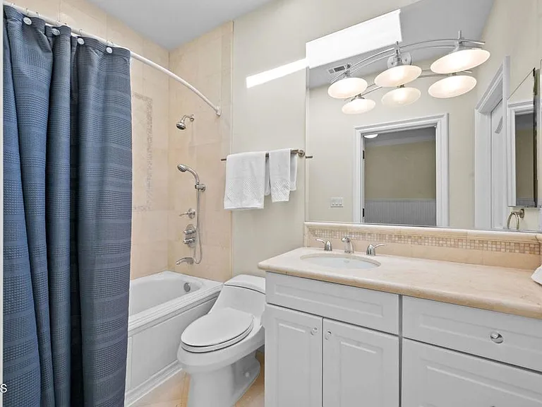 3263 New York Dr — Photo 53