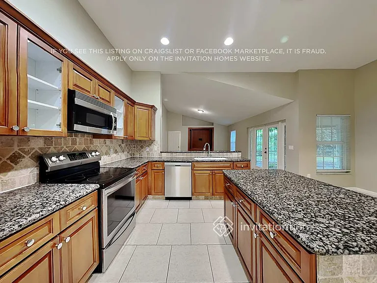 2293 Stonegate Dr — Photo 10