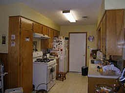 4th image of 1112 Frances St