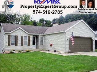 2220 Foxfire Dr, South Bend, IN 46628
