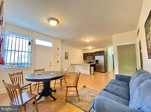 1622 W Jefferson St #1 Photo 1