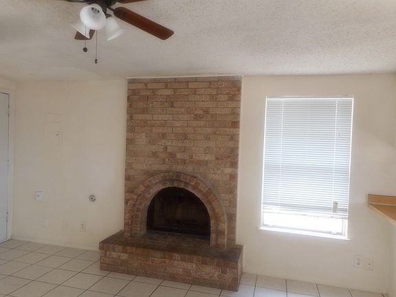 5th image of 625 White Cliffs Dr APT B