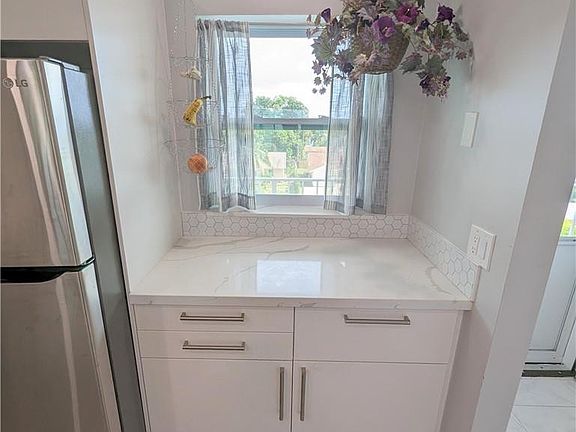 5th image of 130 NE 26th Avenue #403