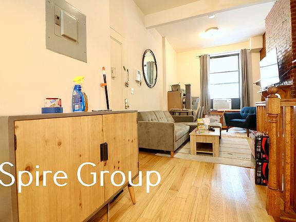 2nd image of 346 W 47th St APT 1A