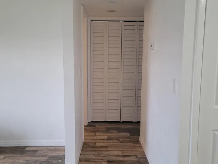 9412 N 50th St — Photo 14