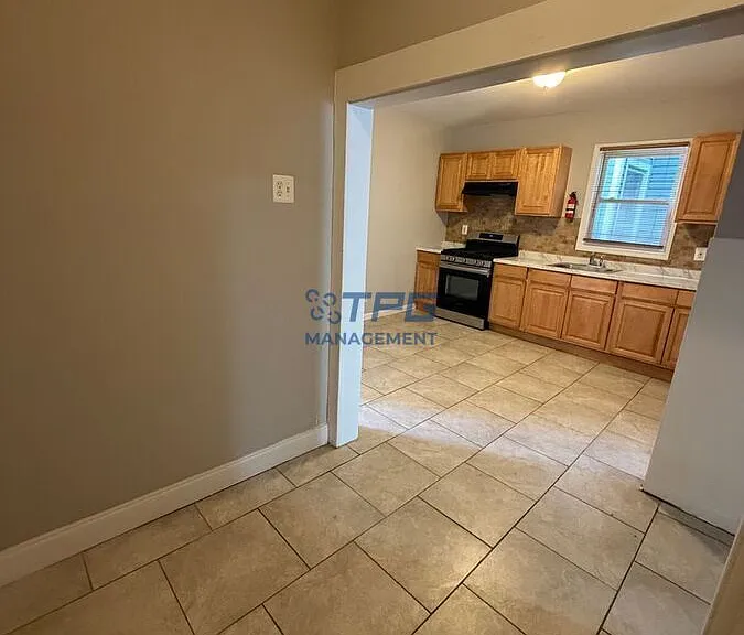 76 Halstead St #1 — Photo 2