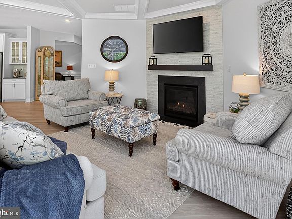 5th image of 18117 Weavers Mill Ln