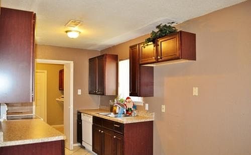 4th image of 2110 Willow Oak Dr