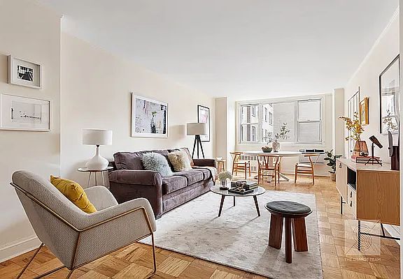 2nd image of 77 7th Ave APT 6T