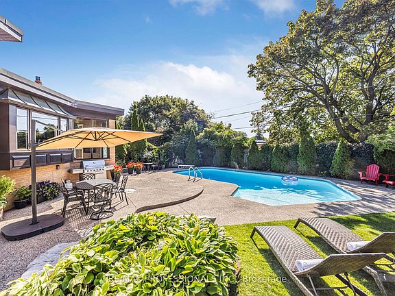 4th image of 16 Woodpark Rd