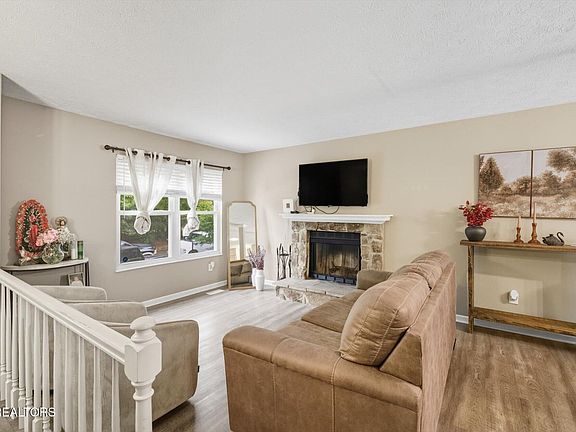 2nd image of 6905 Ellesmere Dr