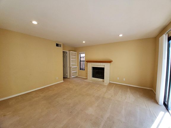 Family Room (View 1)