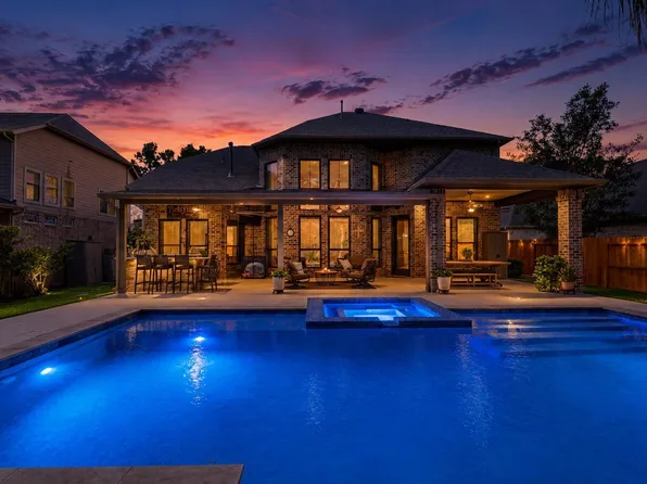 121 Hunter Hollow Pl, Montgomery, TX 77316