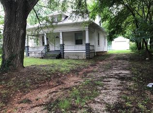 2222 N Johnston Ave, Springfield, MO 65803